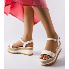 Weiße Keilsandalen von Access 2