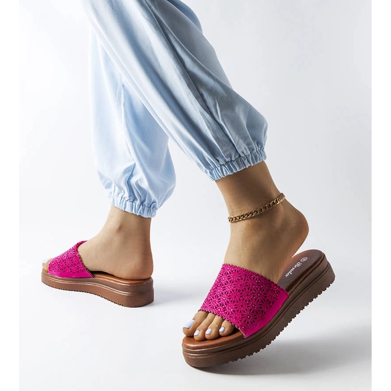 Dunkelrosa durchbrochene Schieber mit Zirkonen von Irvine 2