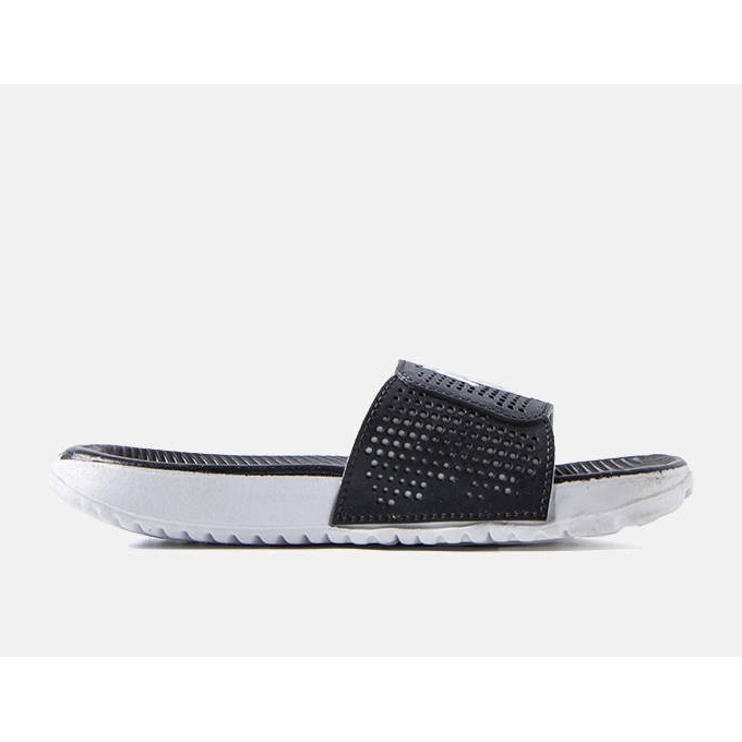 Schwarz-weiße Gummipantoffeln aus Athen 2