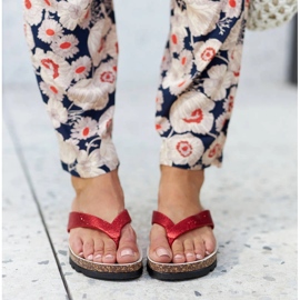 Rote Brokat-Keilsandalen von Isidoro 2