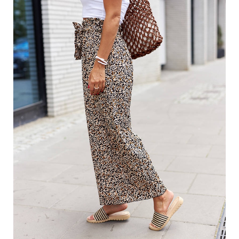 Schwarze, gewebte Capovalle-Pantoletten 1