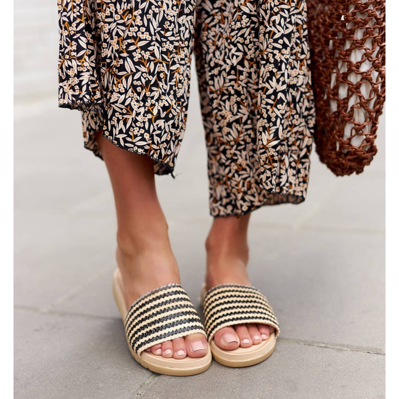 Schwarze, gewebte Capovalle-Pantoletten 2