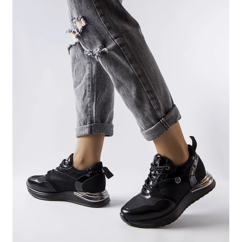 Schwarze Turnschuhe von Vinceza 1