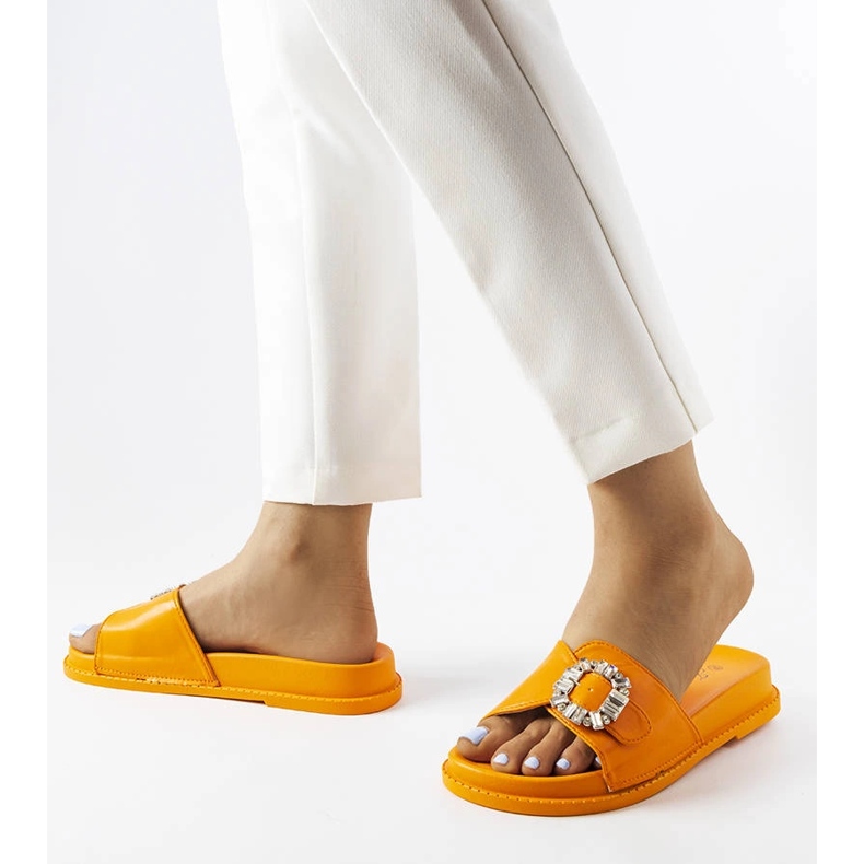 Orangefarbene Slider, verziert mit Griegsvei-Strasssteinen 2