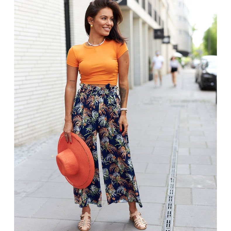 Beigefarbene Sandalen mit Strasssteinen von Gaetano 1