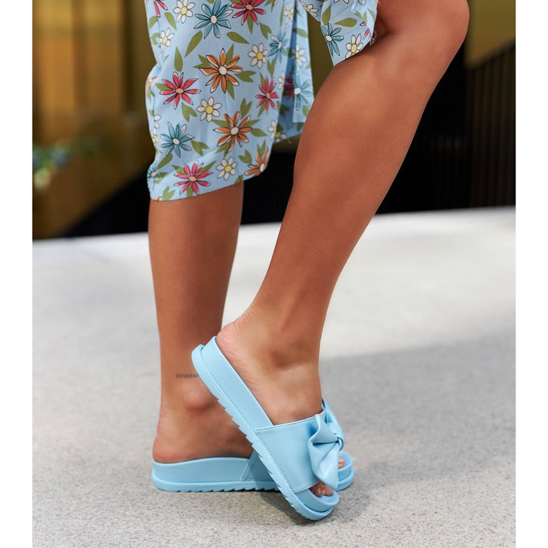 Blaue Slider mit Schleife von Servigliano 2