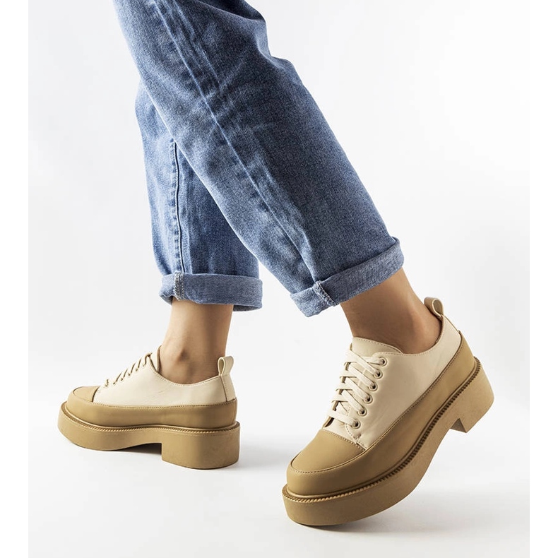 Dunkelbeige flache Schuhe von Merico 1