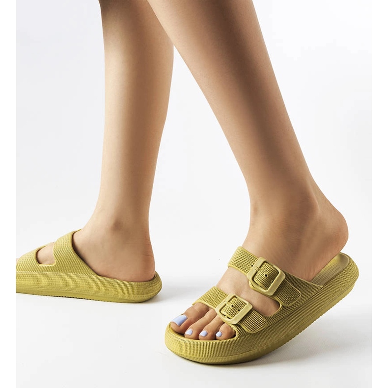 Grüne Gummipantoffeln mit Schnallen von Padova 1