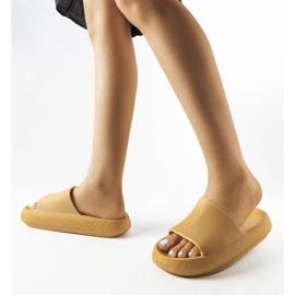 Pantoletten aus braunem Gummi von Porto 2