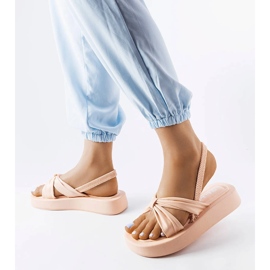 Beigefarbene Plateausandalen von Montagna 2