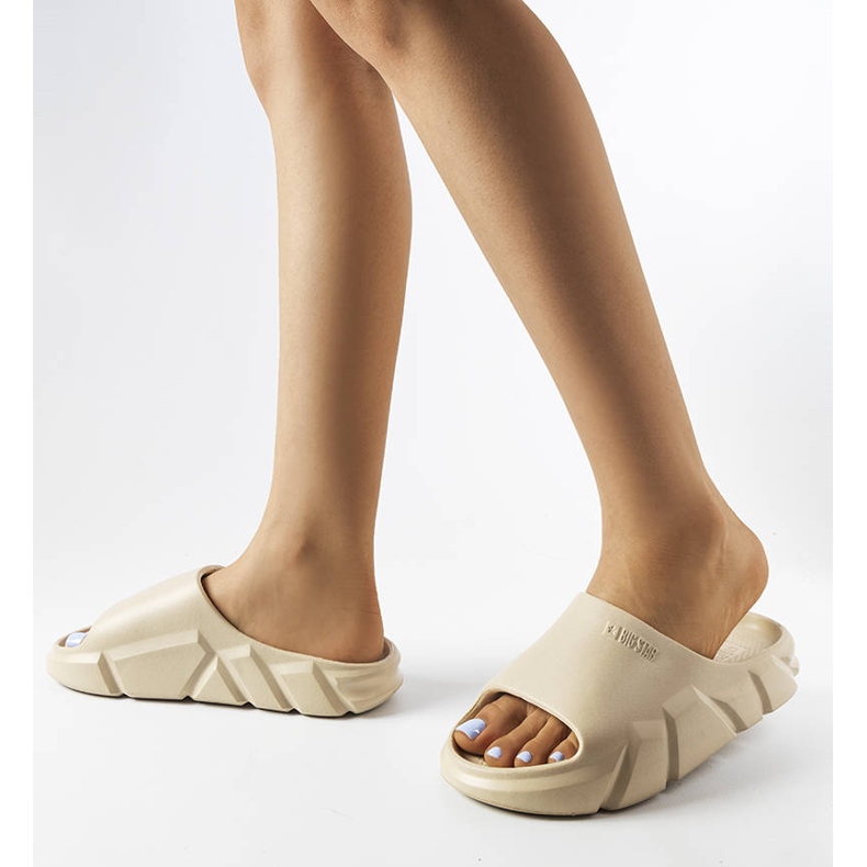 Beigefarbene Big Star-Hausschuhe LL274593 2