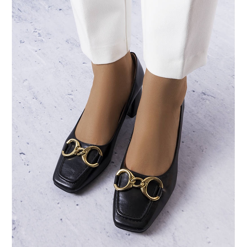 Schwarze Pumps mit eckiger Zehenpartie von Neufville 2