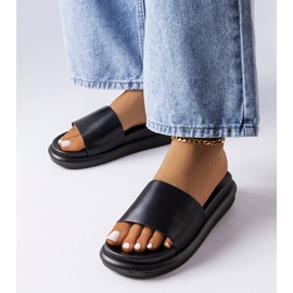 BM Schwarze Hausschuhe auf der Paquette-Plattform 1