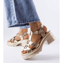 BM Sandalen mit Stiletto-Absatz in Sunset-Gold golden 2