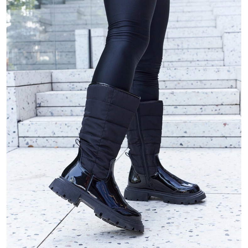Schwarze isolierte Lackstiefel von Villafranca 1