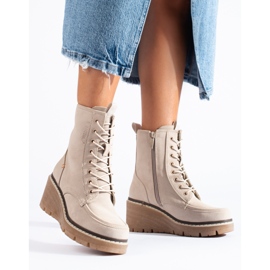 Goodin Beigefarbene Shelovet-Schnürstiefel mit Keilabsatz 1