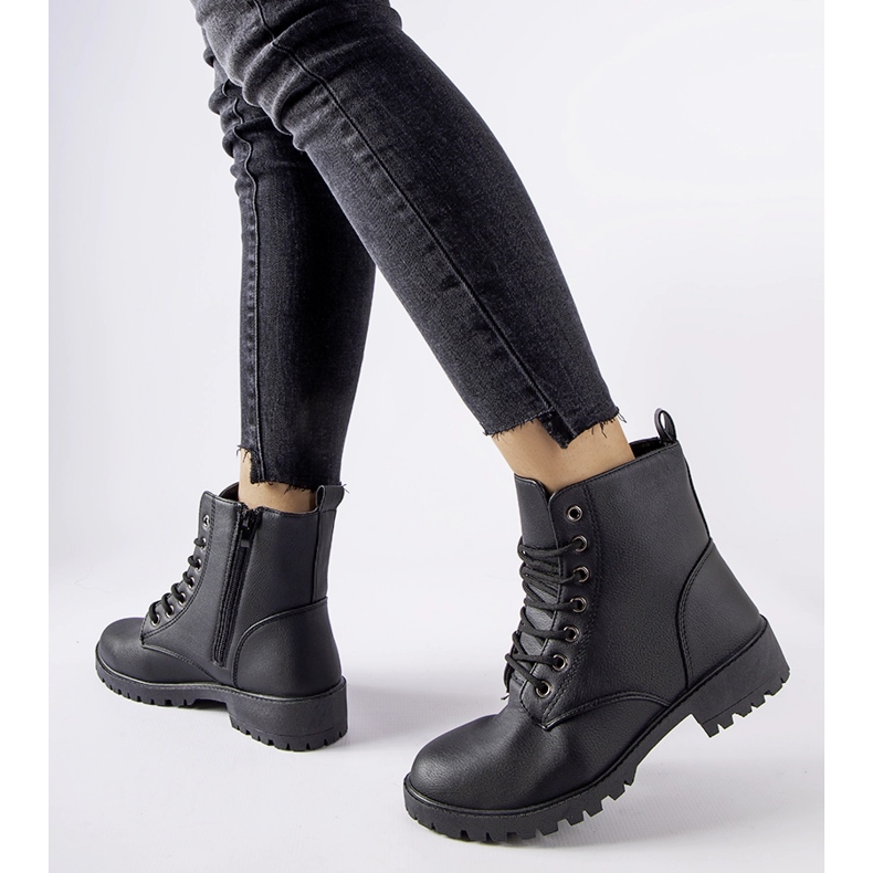 Inna Schwarze klassische isolierte Rosing-Stiefel 1