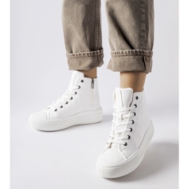 Weiße isolierte Sneakers Big Star MM274021 1