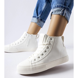 Weiße isolierte Sneakers Big Star MM274017 1