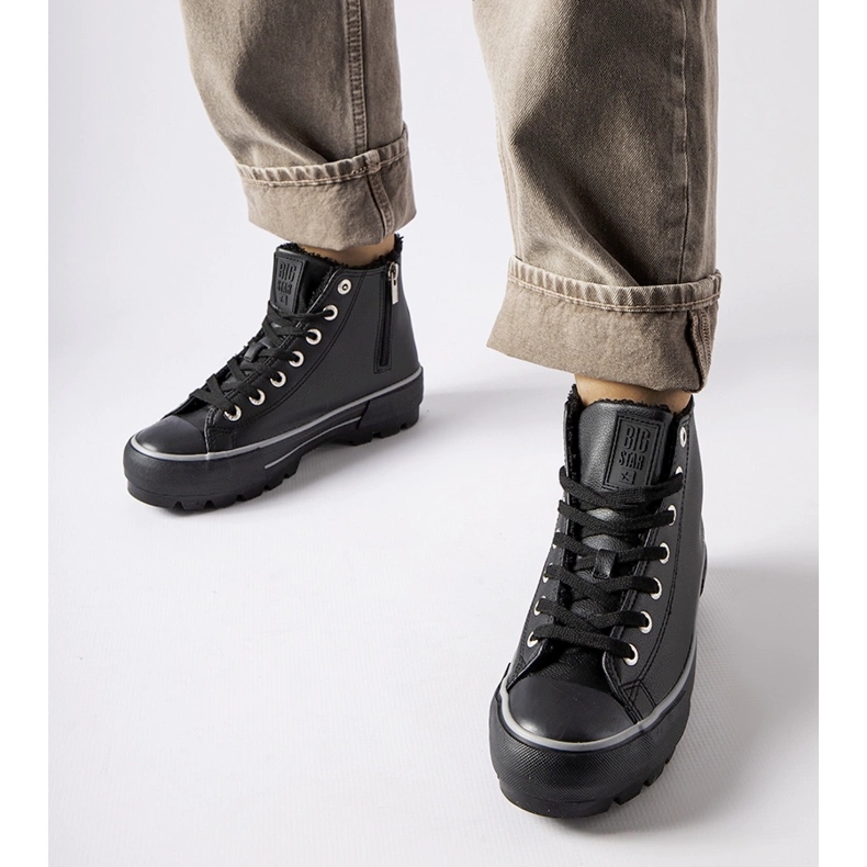 Schwarze isolierte Sneakers Big Star MM274039 1