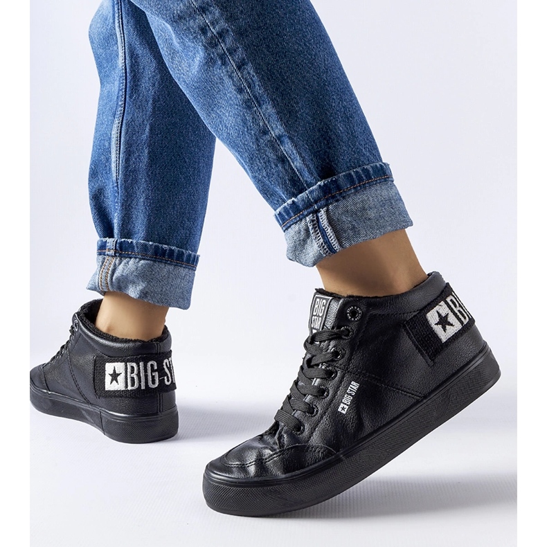 Schwarze isolierte Sneakers Big Star EE274351 1