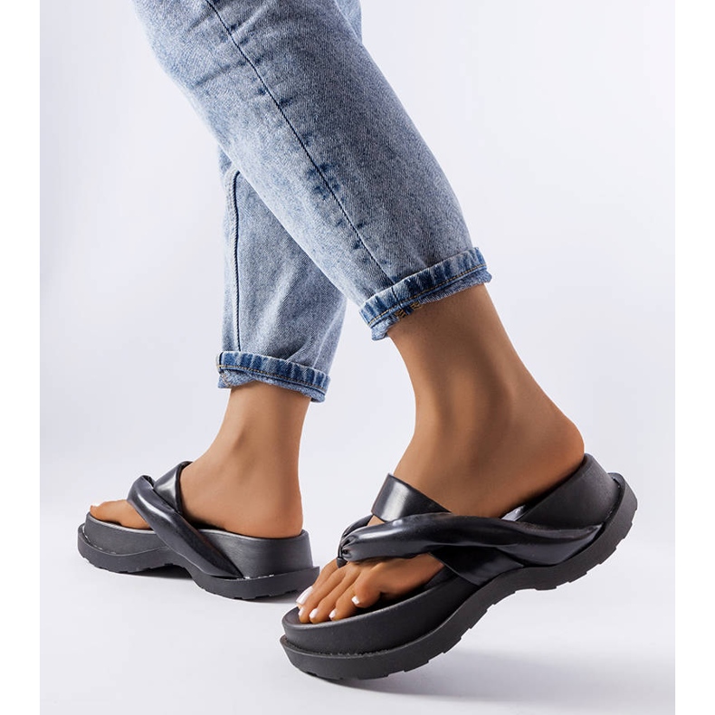 BM Schwarze Plateausandalen von Lachapelle 2