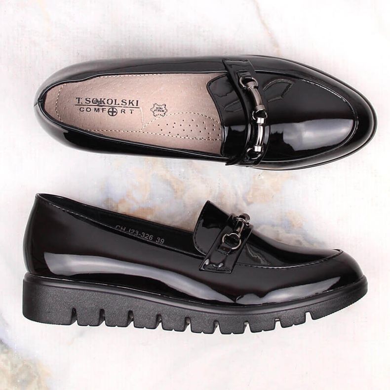 Bequeme Damen-Keilschuhe aus schwarzem Lack von T.Sokolski 2