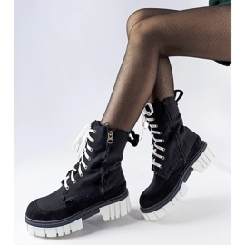 Schwarze, isolierte Crispiero-Stiefel 1