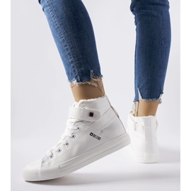 Weiße isolierte Sneakers Big Star V274541F 1