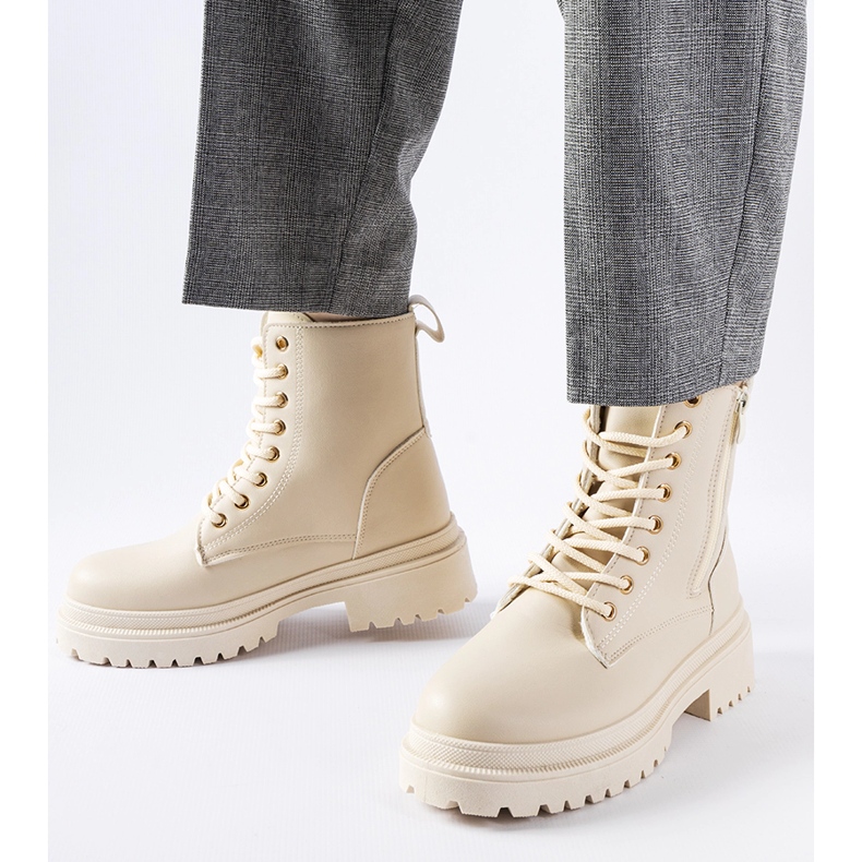 Evento Beige isolierte Ali-Stiefel 2