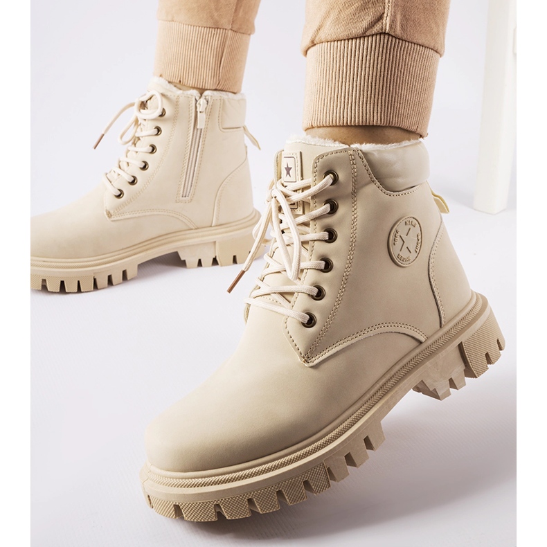 Beige isolierte Araujo-Damenstiefel 1