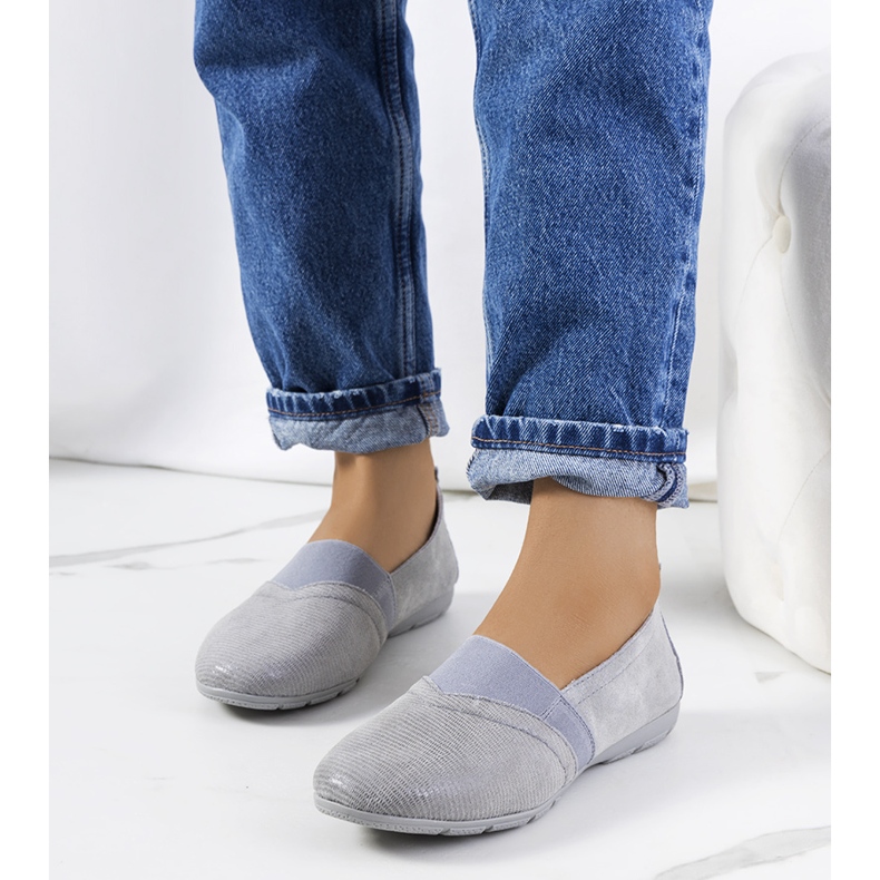 Graue Lederturnschuhe von Boirs 1