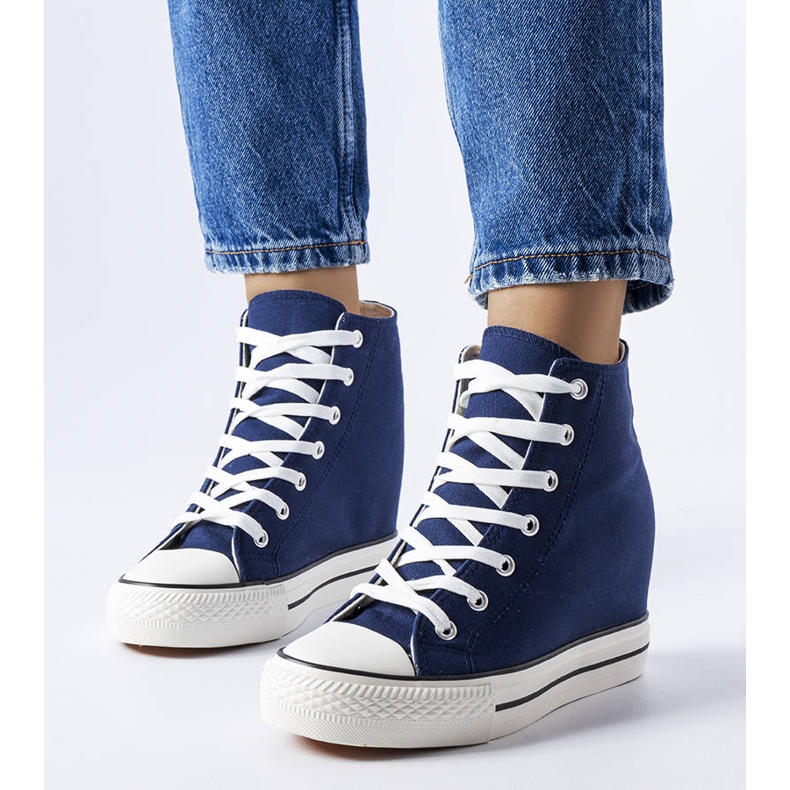 Marineblaue Keilsneaker 1