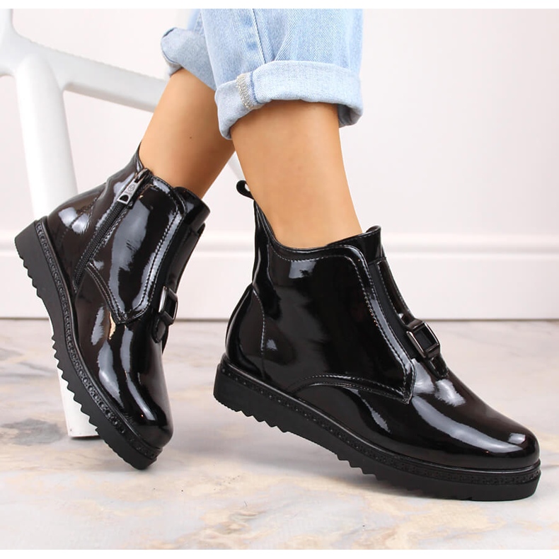 Flache, isolierte, schwarze Lackstiefel Vinceza 58148 für Damen 1