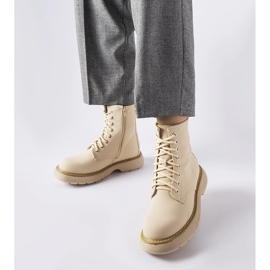 Beige klassische Benvenuto-Stiefel 1