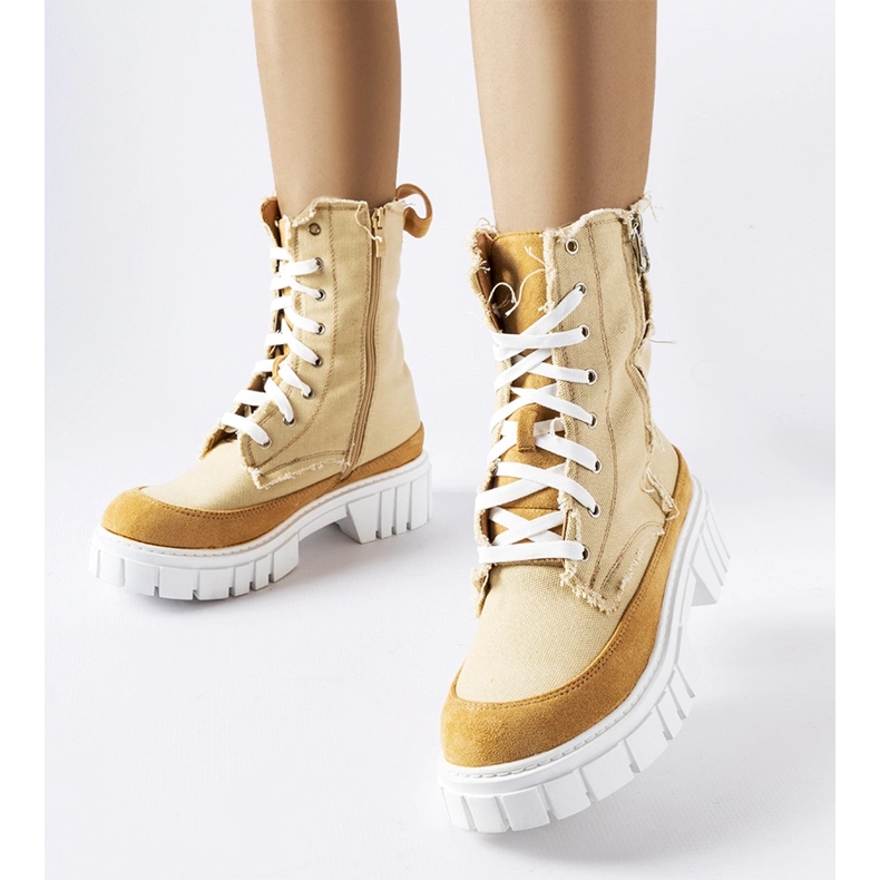 Beige isolierte Crispiero-Stiefel 2