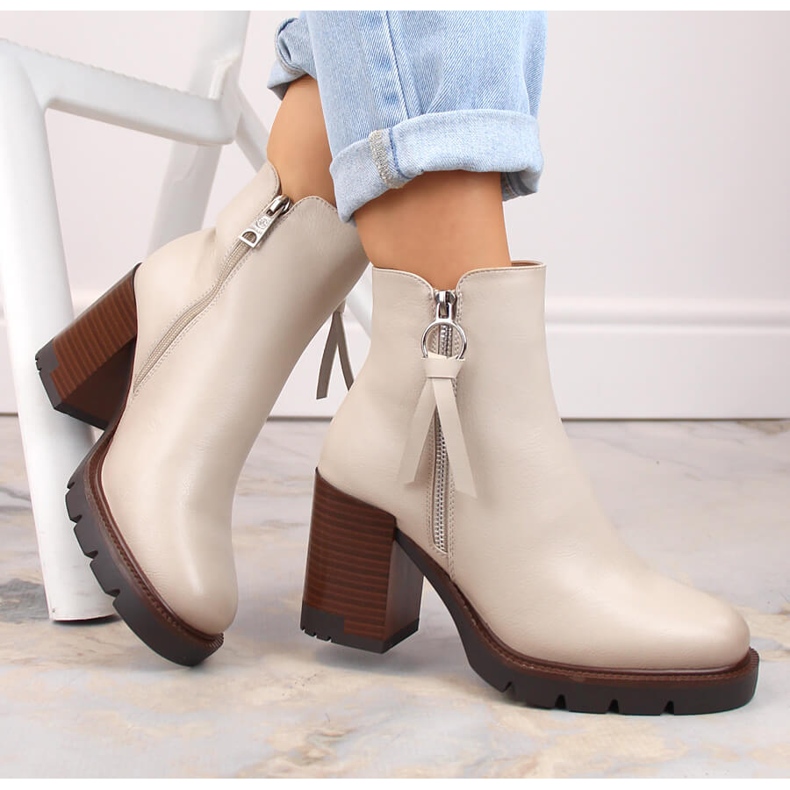 Beige isolierte Damen-Stiefeletten und Plateau Vinceza 58103 1