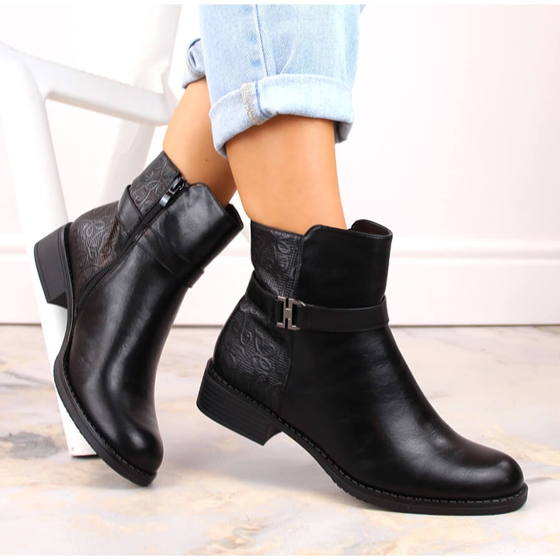 M. DASZYŃSKI Schwarze isolierte Damen-Stiefeletten mit flachem Absatz M.Daszyński 1