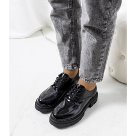 Schwarze Schuhe auf Traktorsohle von Markus 1