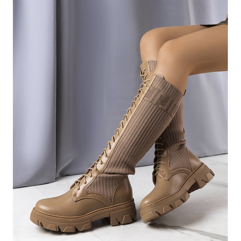 BM Braune Schnürboots von Montis 1