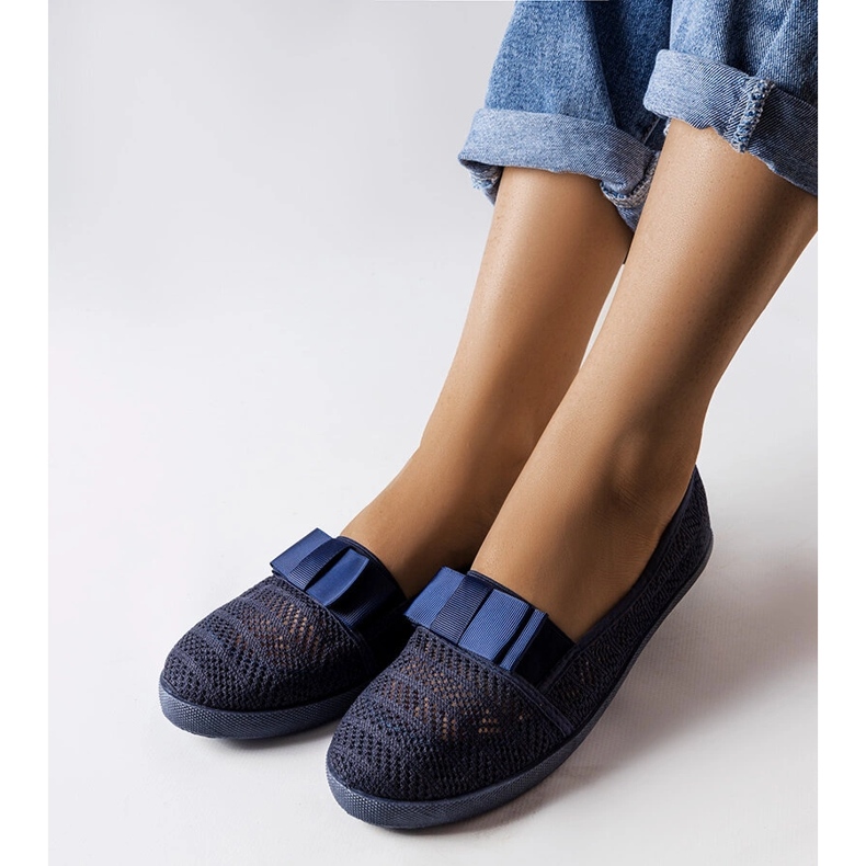 Marineblaue, durchbrochene Zorda-Sneaker 1