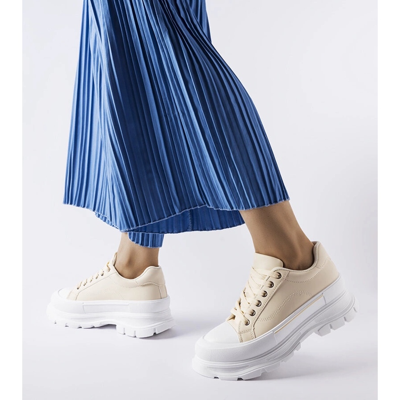 Beigefarbene High-Plateau-Sneaker von Kari 1