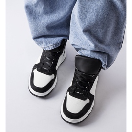 Schwarze High-Top-Sneaker von Elizabeth 1