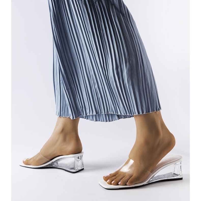 Weiße transparente Keilslider von Wyatt farblos 1