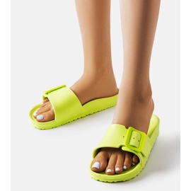 Grüne Gummipantoffeln mit Schnalle von Nelm 1