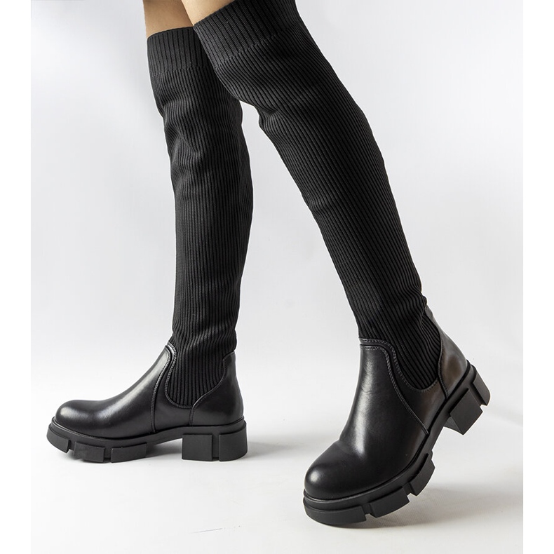 Schwarze Overknee-Stiefel von Ates 2