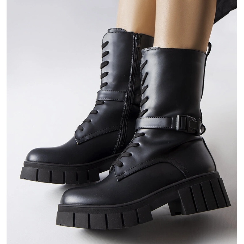 Schwarze Worker-Schnürstiefel von Rive 1