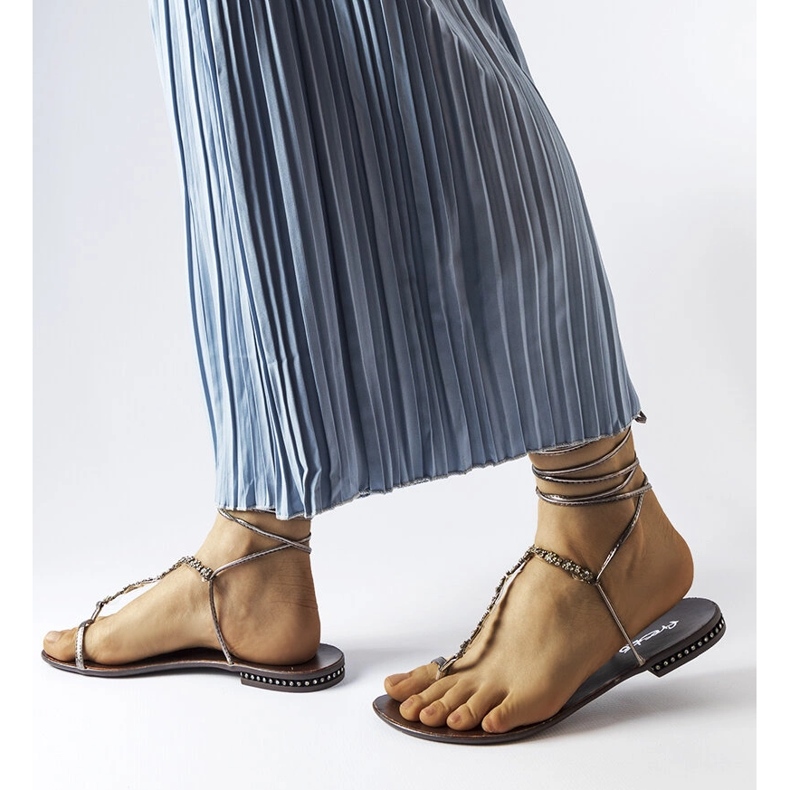 Dunkelgraue Strass-Sandalen von Troghi 1