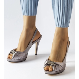 Hellgraue High-Heel-Sandalen von Crispin 1