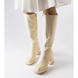 Beige Stiefel auf massivem Pfosten von Villanova 1